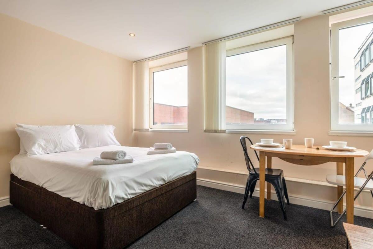 Modern & Bright Budget Studio In Central Doncasterアパートメント エクステリア 写真