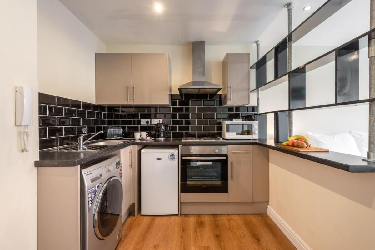 Modern & Bright Budget Studio In Central Doncasterアパートメント エクステリア 写真