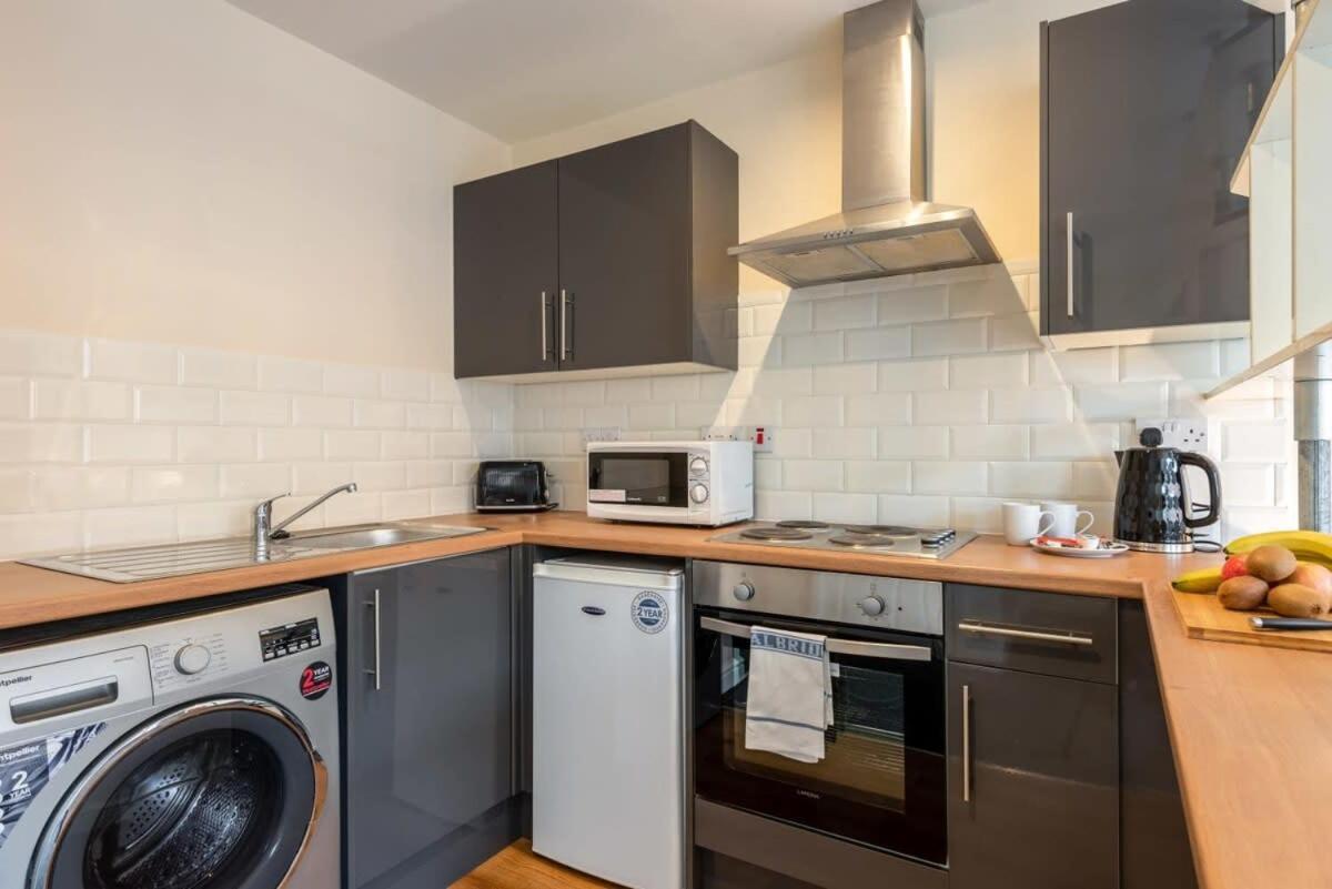 Modern & Bright Budget Studio In Central Doncasterアパートメント エクステリア 写真