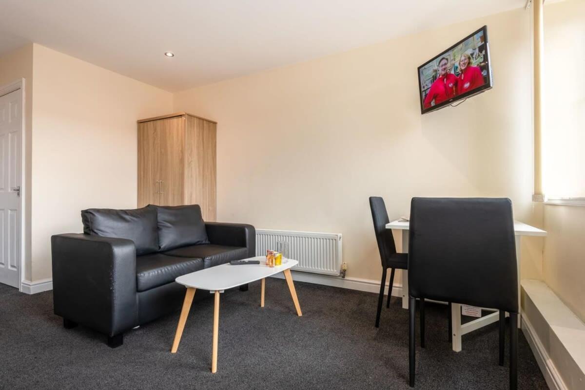 Modern & Bright Budget Studio In Central Doncasterアパートメント エクステリア 写真