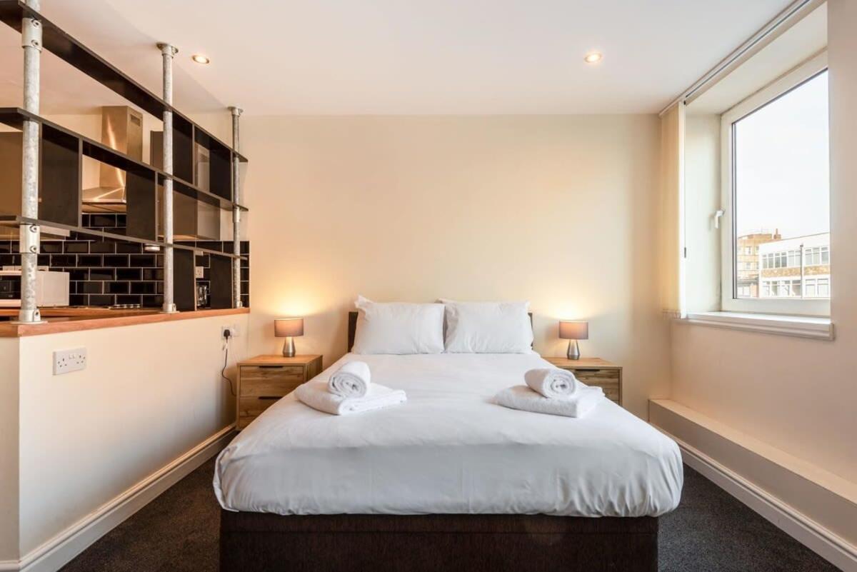 Modern & Bright Budget Studio In Central Doncasterアパートメント エクステリア 写真