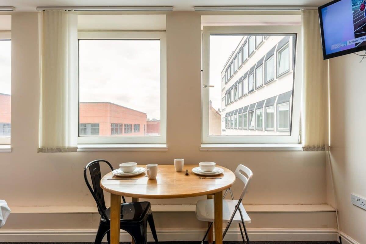 Modern & Bright Budget Studio In Central Doncasterアパートメント エクステリア 写真