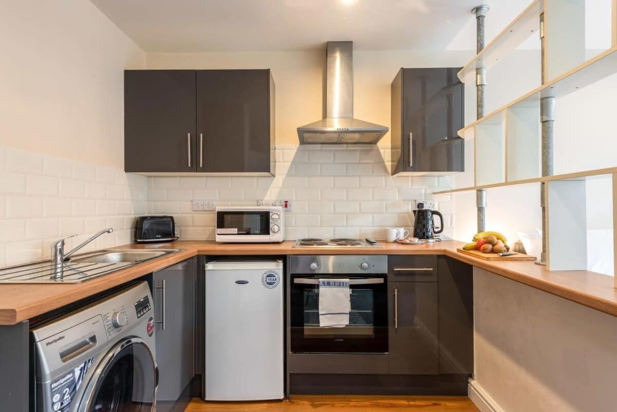 Modern & Bright Budget Studio In Central Doncasterアパートメント エクステリア 写真