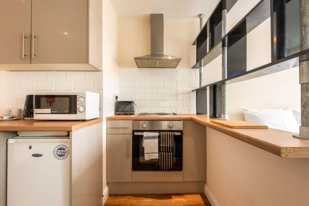 Modern & Bright Budget Studio In Central Doncasterアパートメント エクステリア 写真